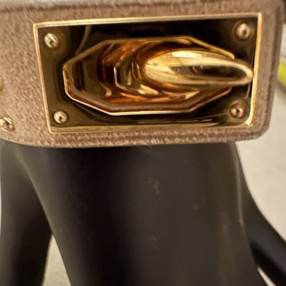 Givenchy leather bracelet w Swarovski crystals, faceted beads & shark tooth lock - Picture 3 of 14